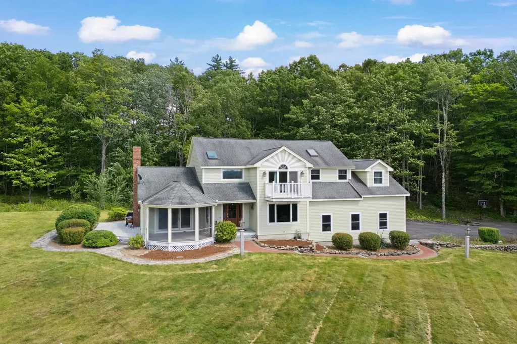 101 Mansion Road Dunbarton NH 03046