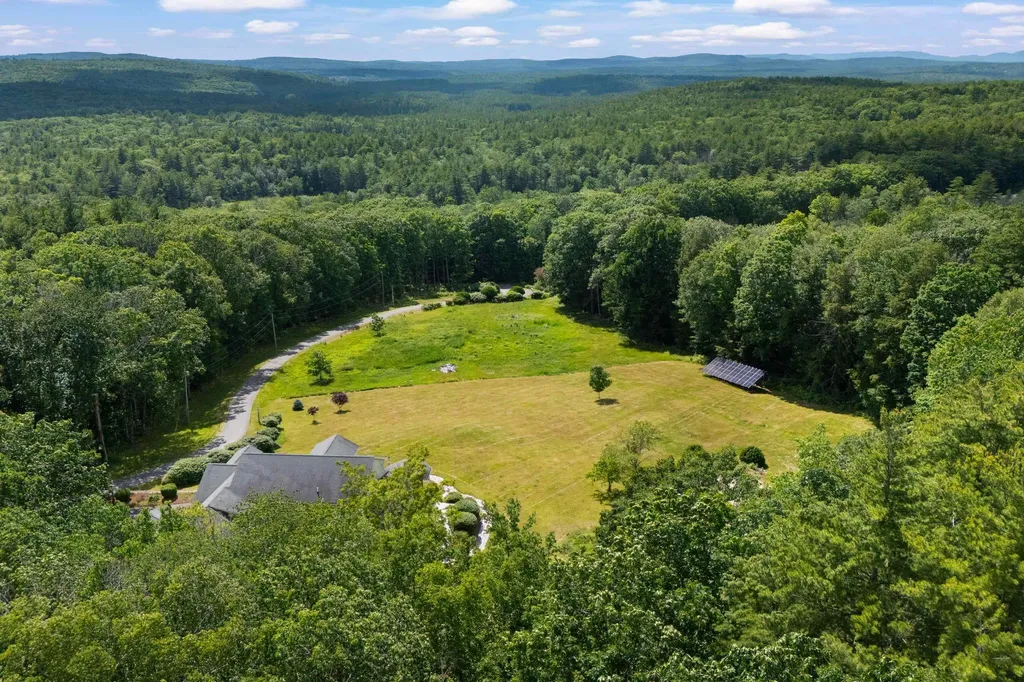101 Mansion Road Dunbarton NH 03046