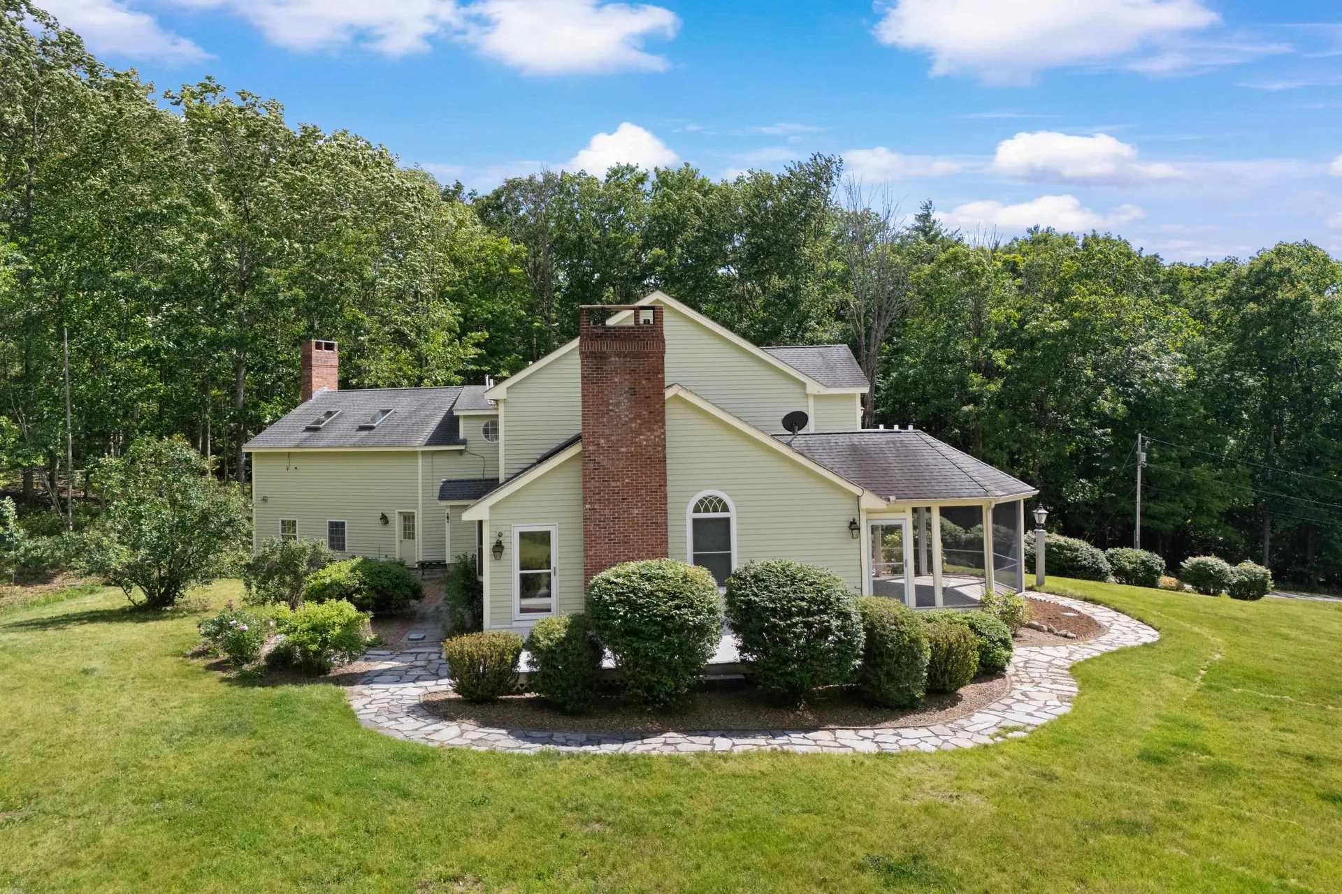101 Mansion Road Dunbarton NH 03046