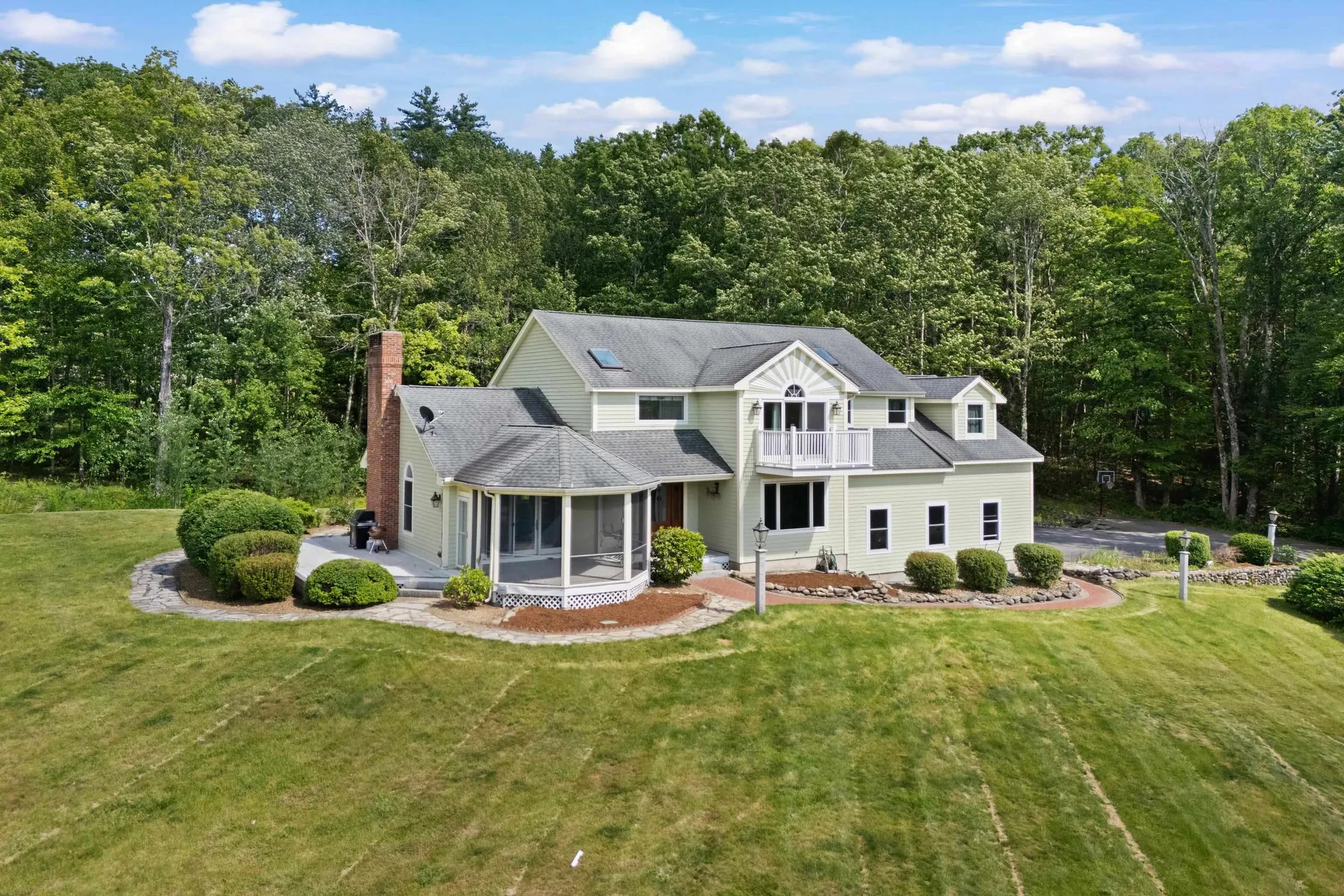 101 Mansion Road Dunbarton NH 03046