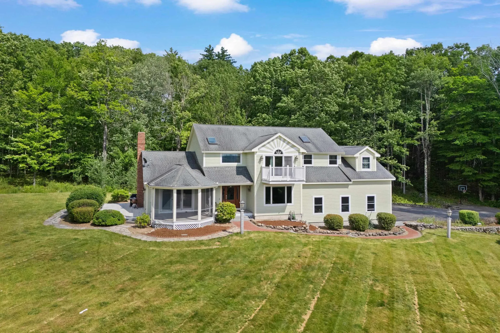 101 Mansion Road Dunbarton NH 03046