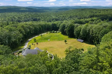101 Mansion Road Dunbarton NH 03046