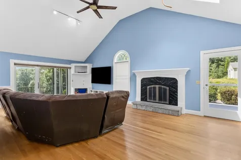 101 Mansion Road Dunbarton NH 03046