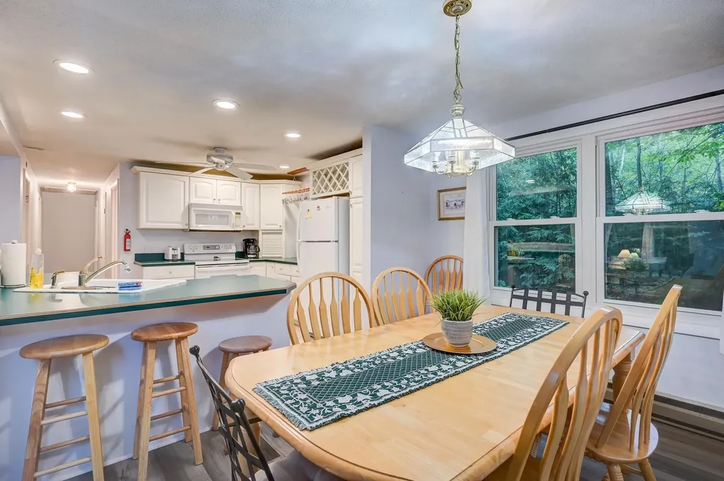 503 Old Bartlett Road Conway NH 03860