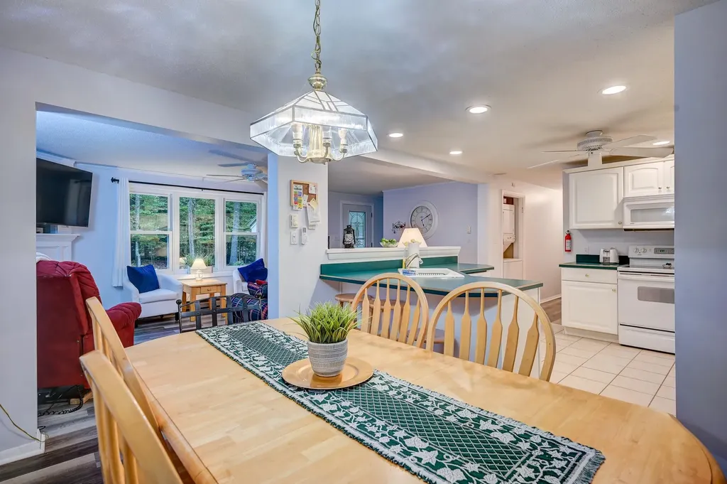 503 Old Bartlett Road Conway NH 03860