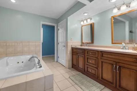 11 Wood Hill Drive Auburn NH 03032