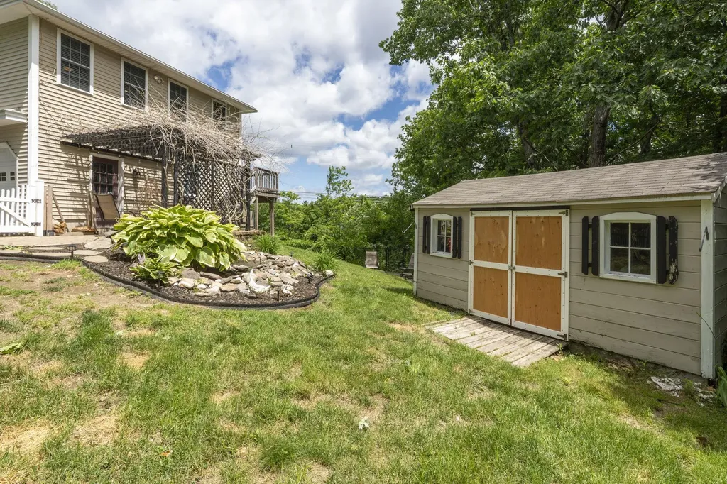 4 Faith Drive Derry NH 03038