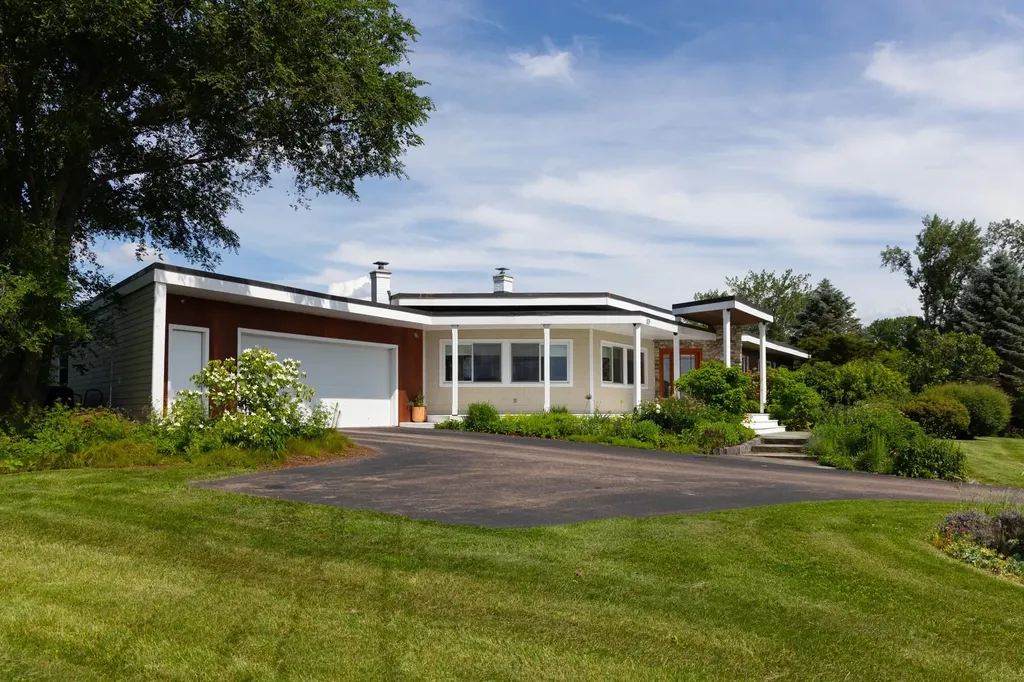 323 Buckingham Drive Colchester VT 05446