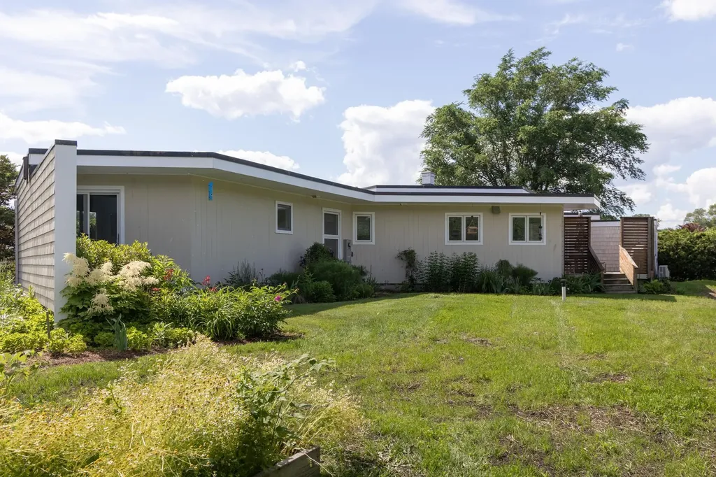 323 Buckingham Drive Colchester VT 05446
