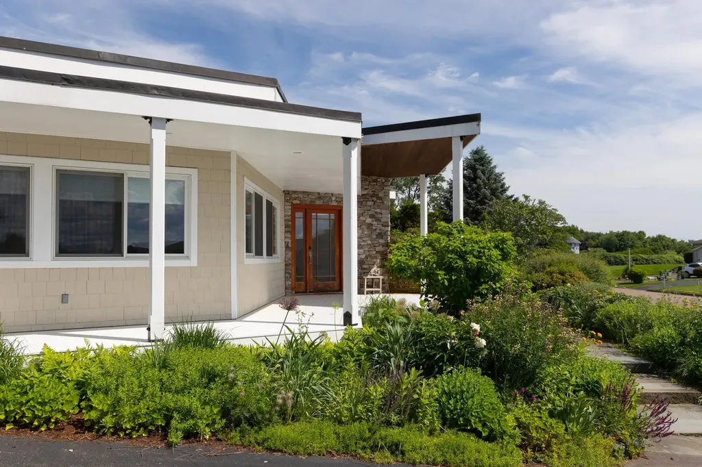 323 Buckingham Drive Colchester VT 05446