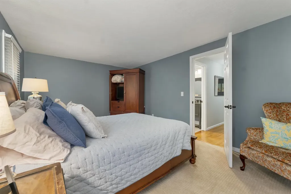 3 Albury Stone Circle Nashua NH 03063