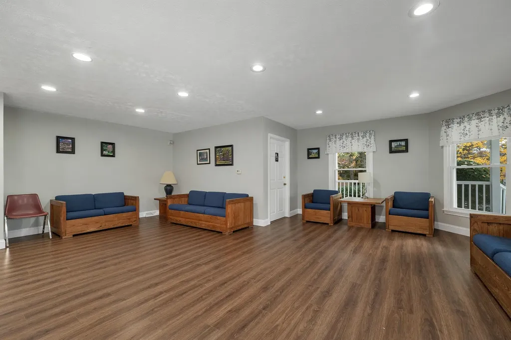 3 Albury Stone Circle Nashua NH 03063