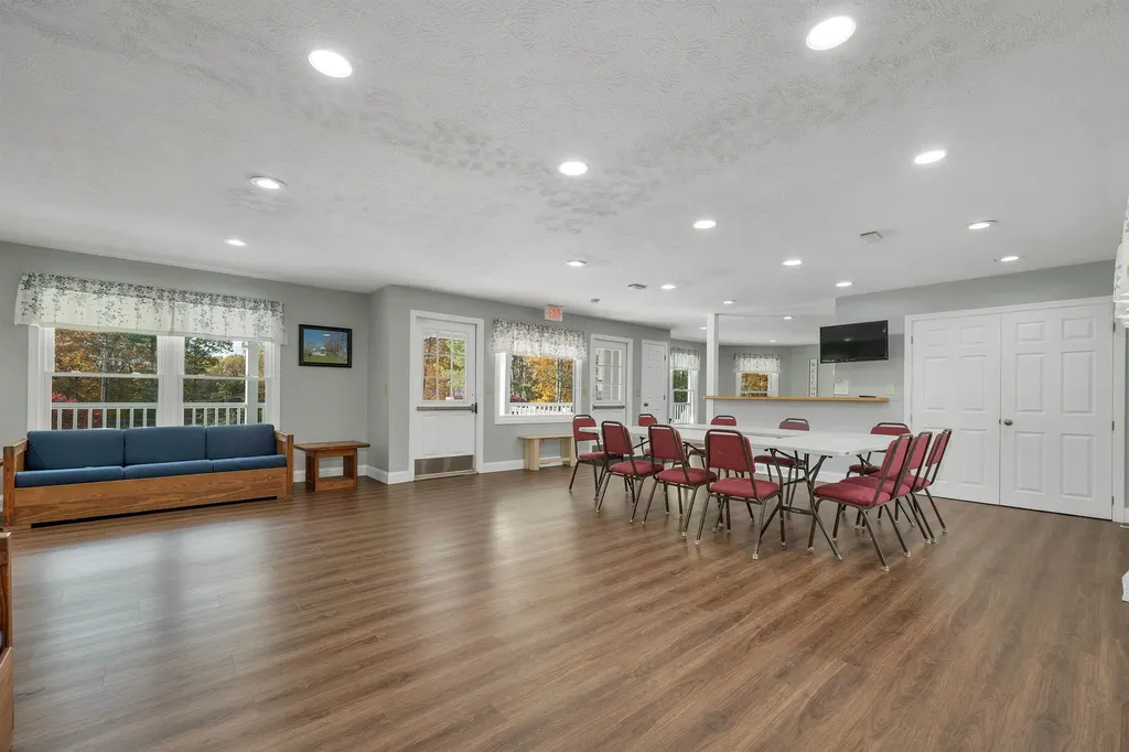 3 Albury Stone Circle Nashua NH 03063