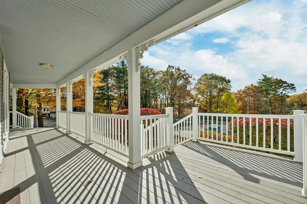 3 Albury Stone Circle Nashua NH 03063