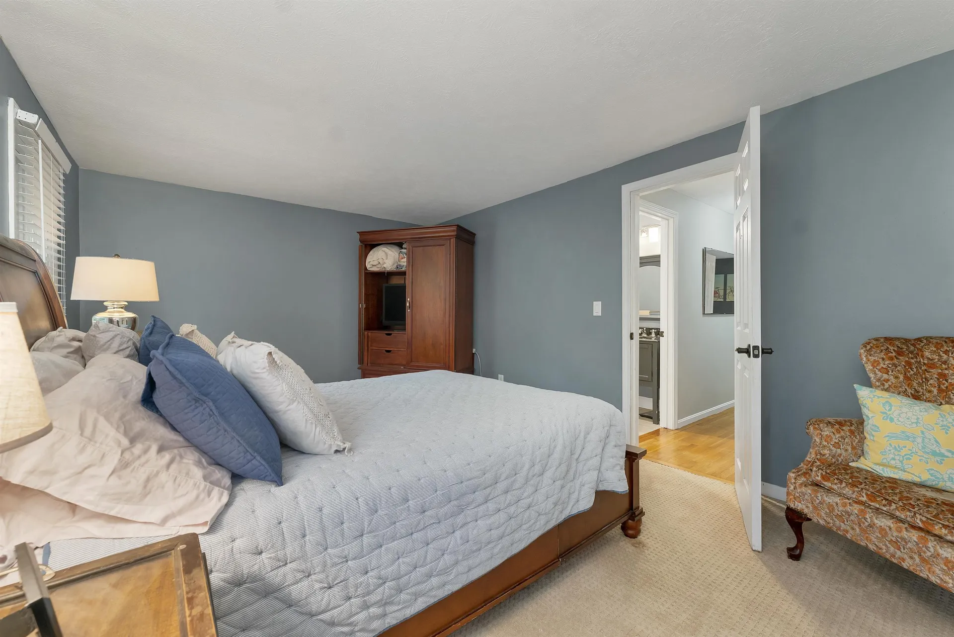 3 Albury Stone Circle Nashua NH 03063