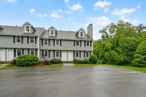 3 Albury Stone Circle Nashua NH 03063