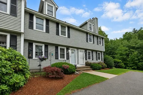 3 Albury Stone Circle Nashua NH 03063