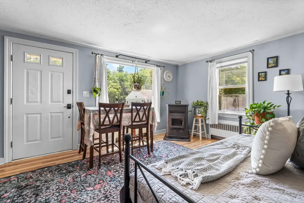 60 Crescent Street Laconia NH 03246