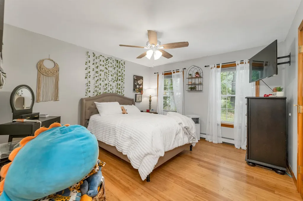 39 Beach Pond Road Wolfeboro NH 03894