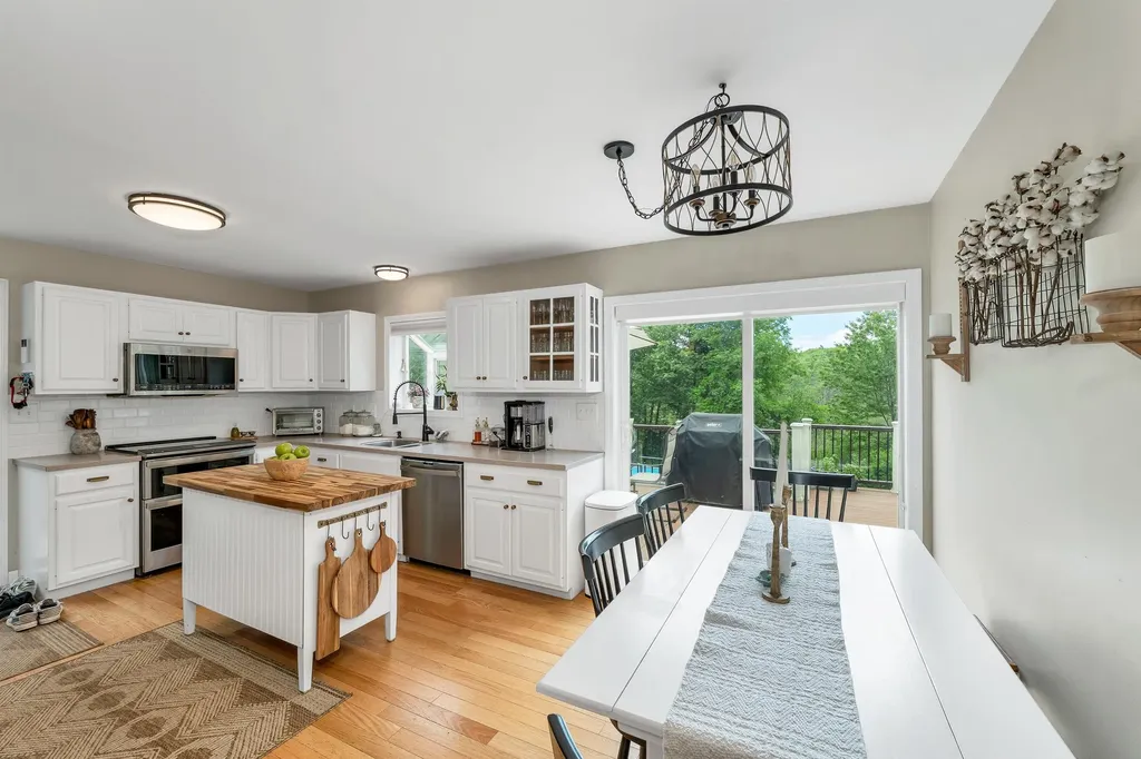 39 Beach Pond Road Wolfeboro NH 03894