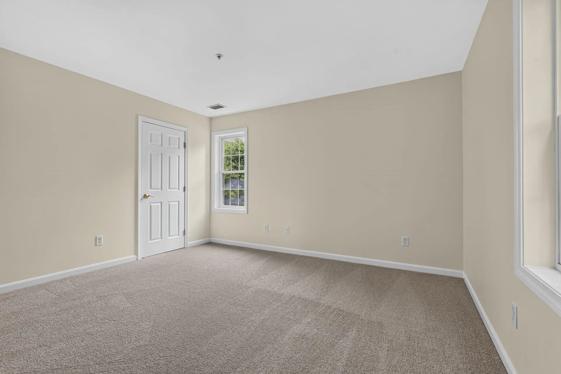 65 Fordway Ext Boulevard Derry NH 03038