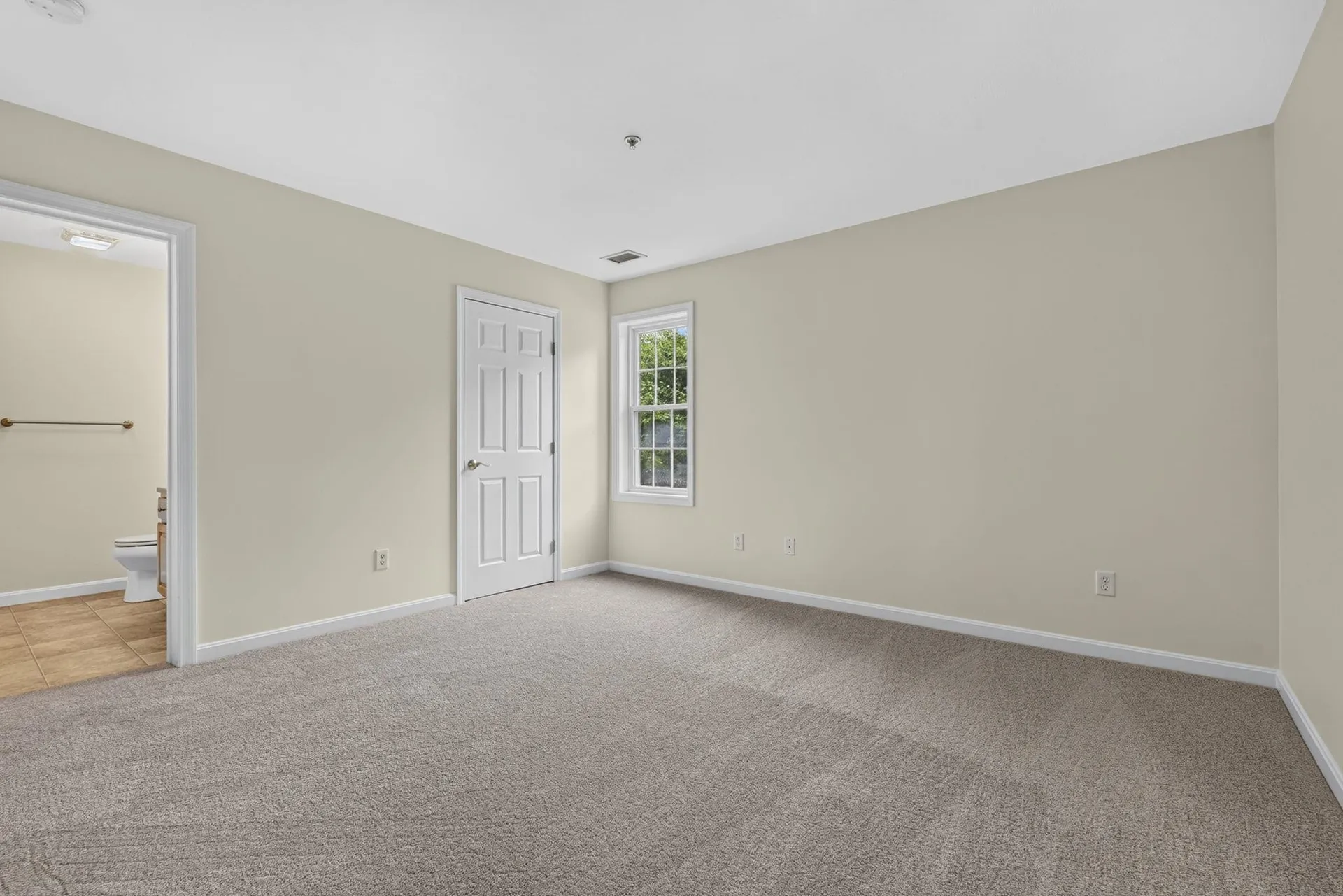 65 Fordway Ext Boulevard Derry NH 03038