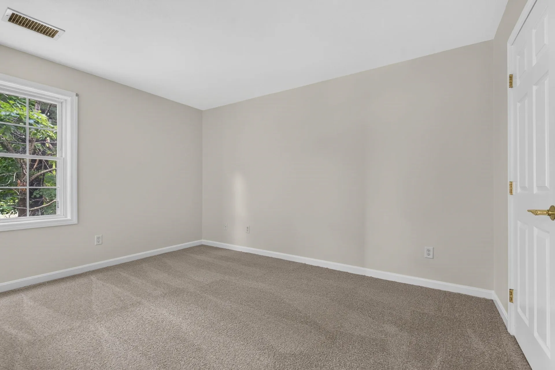 65 Fordway Ext Boulevard Derry NH 03038