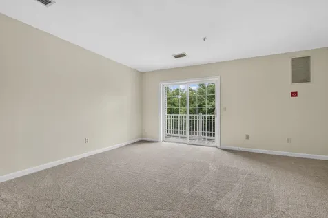 65 Fordway Ext Boulevard Derry NH 03038