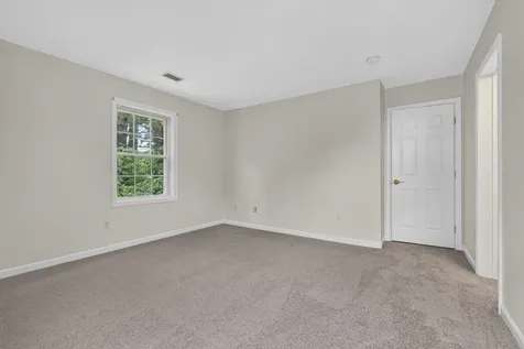 65 Fordway Ext Boulevard Derry NH 03038