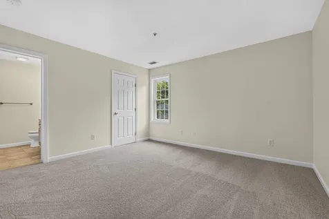 65 Fordway Ext Boulevard Derry NH 03038