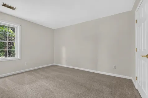 65 Fordway Ext Boulevard Derry NH 03038