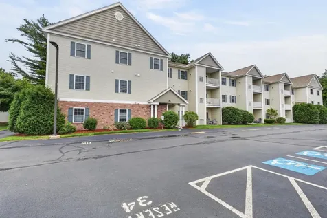65 Fordway Ext Boulevard Derry NH 03038