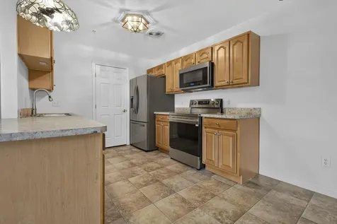 65 Fordway Ext Boulevard Derry NH 03038