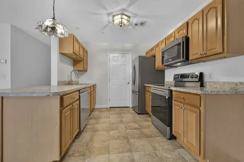 65 Fordway Ext Boulevard Derry NH 03038