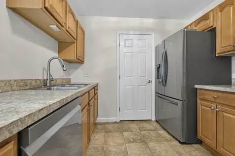 65 Fordway Ext Boulevard Derry NH 03038
