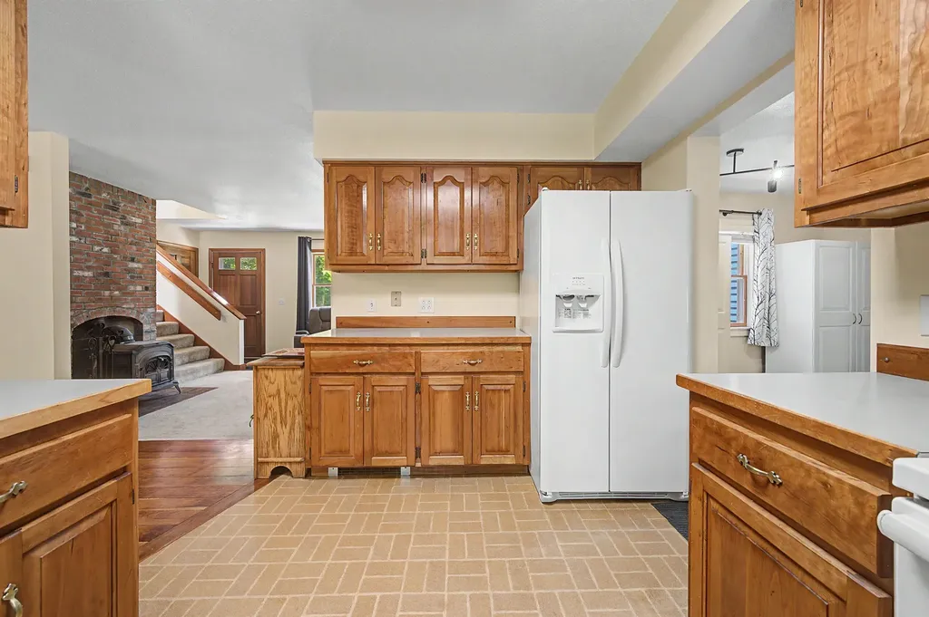10 Twin Birch Lane Sunapee NH 03782