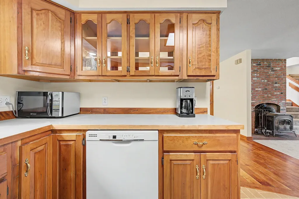 10 Twin Birch Lane Sunapee NH 03782