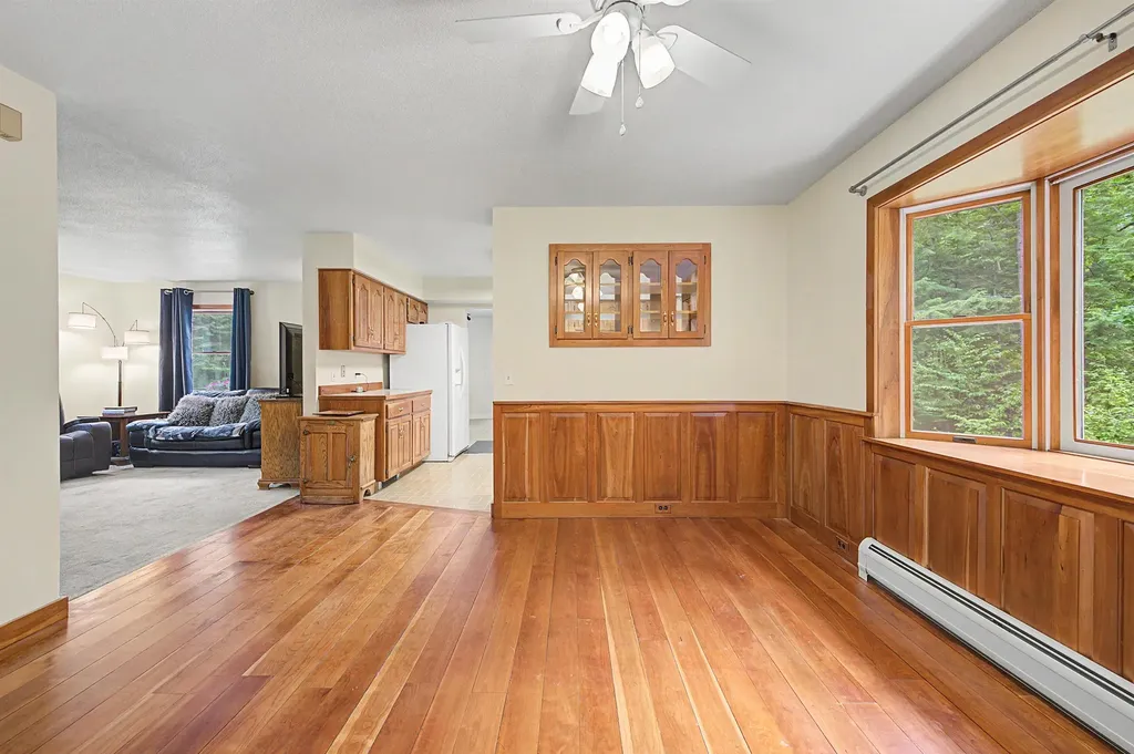 10 Twin Birch Lane Sunapee NH 03782