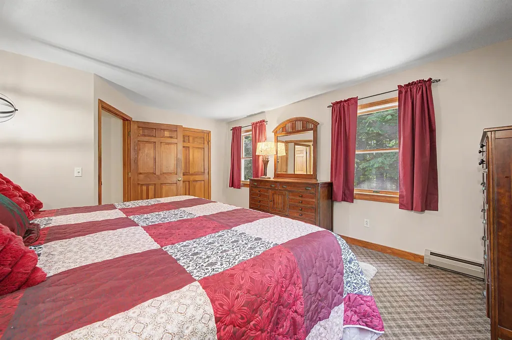 10 Twin Birch Lane Sunapee NH 03782