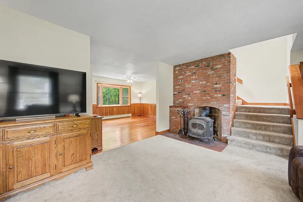 10 Twin Birch Lane Sunapee NH 03782