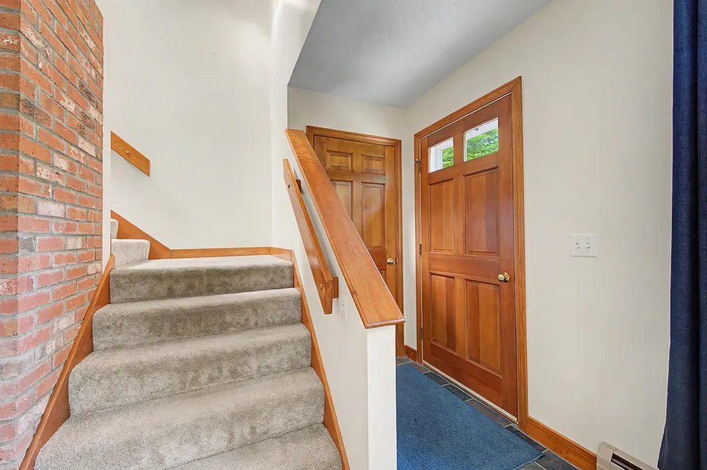 10 Twin Birch Lane Sunapee NH 03782