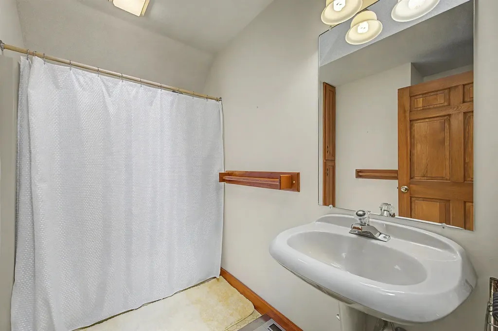 10 Twin Birch Lane Sunapee NH 03782