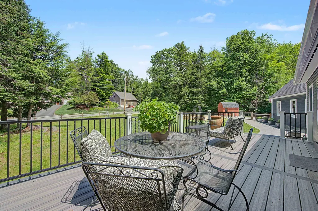 10 Twin Birch Lane Sunapee NH 03782