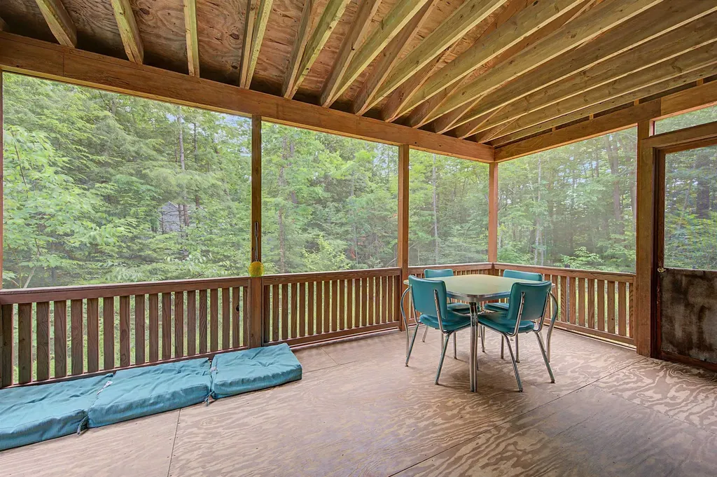 10 Twin Birch Lane Sunapee NH 03782
