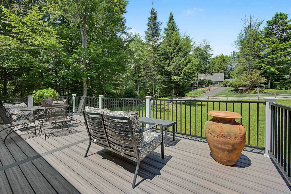 10 Twin Birch Lane Sunapee NH 03782
