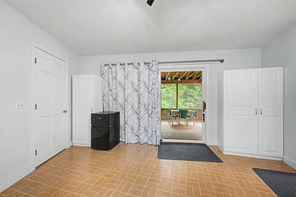 10 Twin Birch Lane Sunapee NH 03782