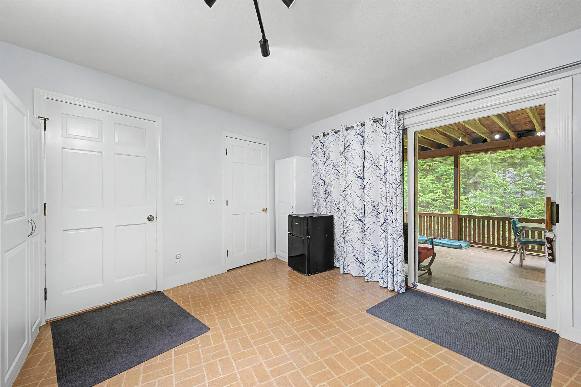 10 Twin Birch Lane Sunapee NH 03782