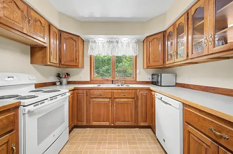 10 Twin Birch Lane Sunapee NH 03782