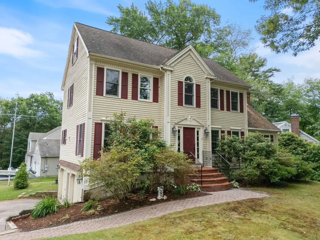 6 Dacotah Street Hampton NH 03842