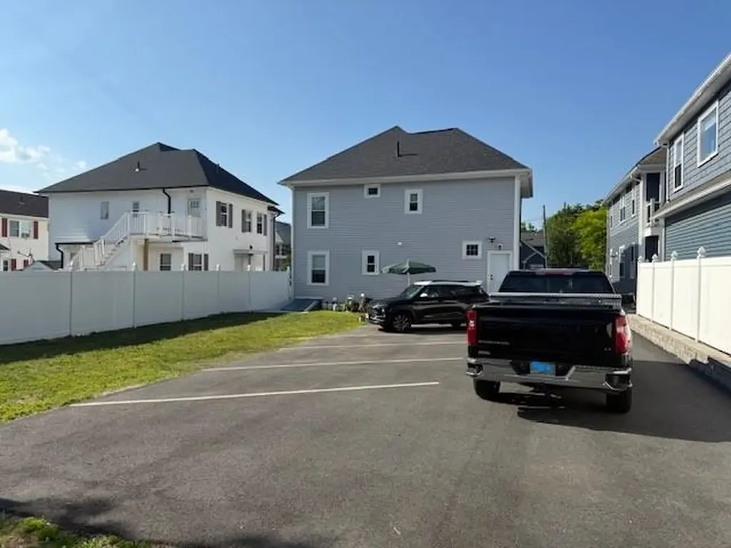 763 Silver Street Manchester NH 03103
